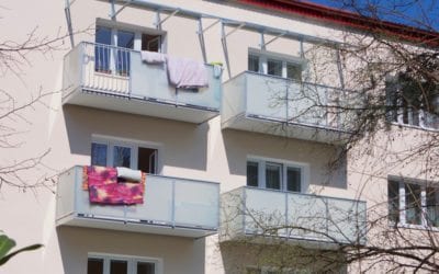 Sušení prádla na balkoně