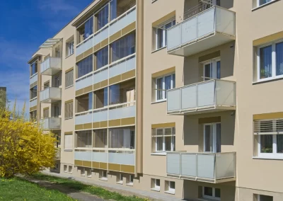 balkony okrová konstrukce